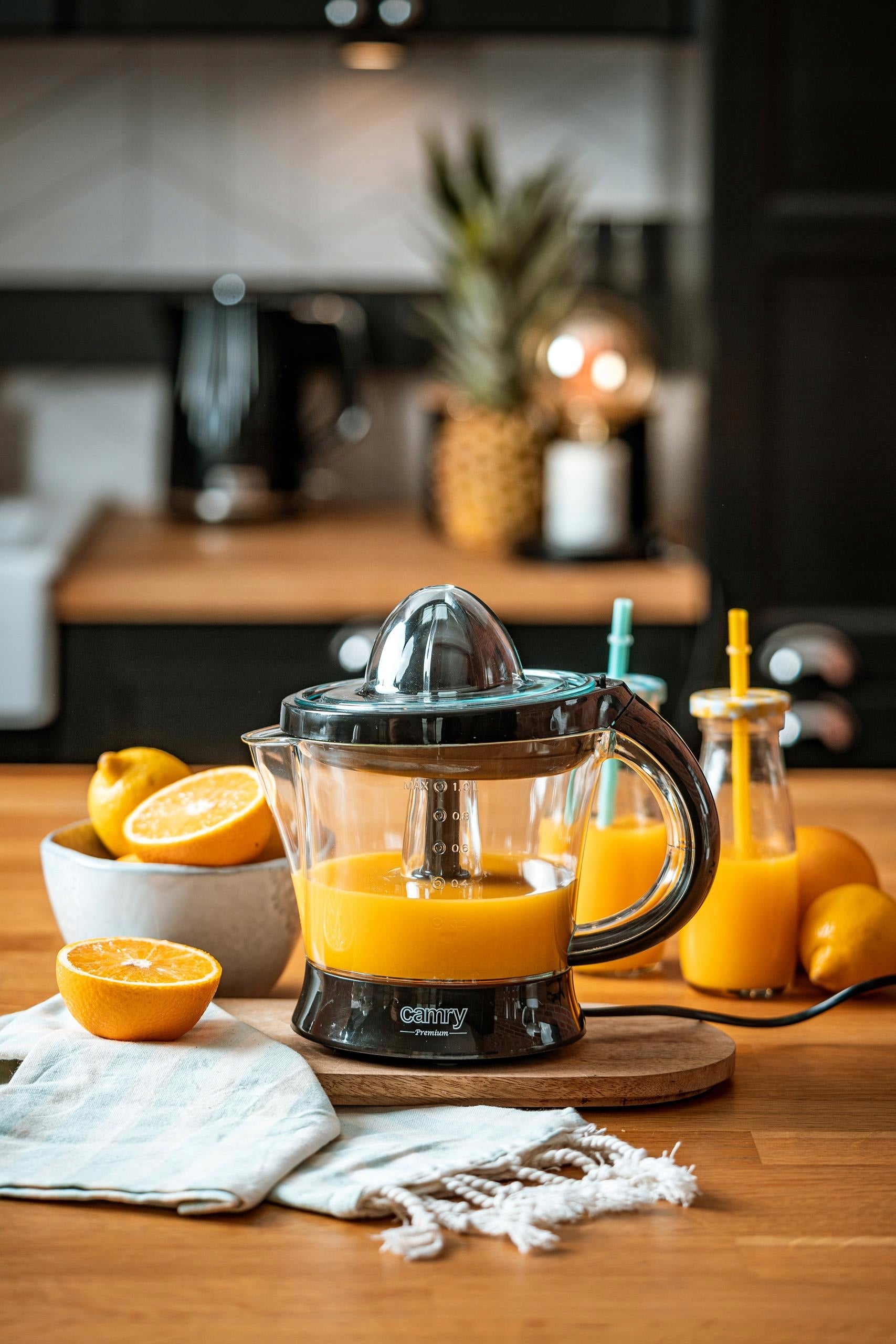 Elektrinė citrusinių vaisių sulčiaspaudė virtuvei, 60W, dvikryptė, 2 kūgiai, 1L talpa