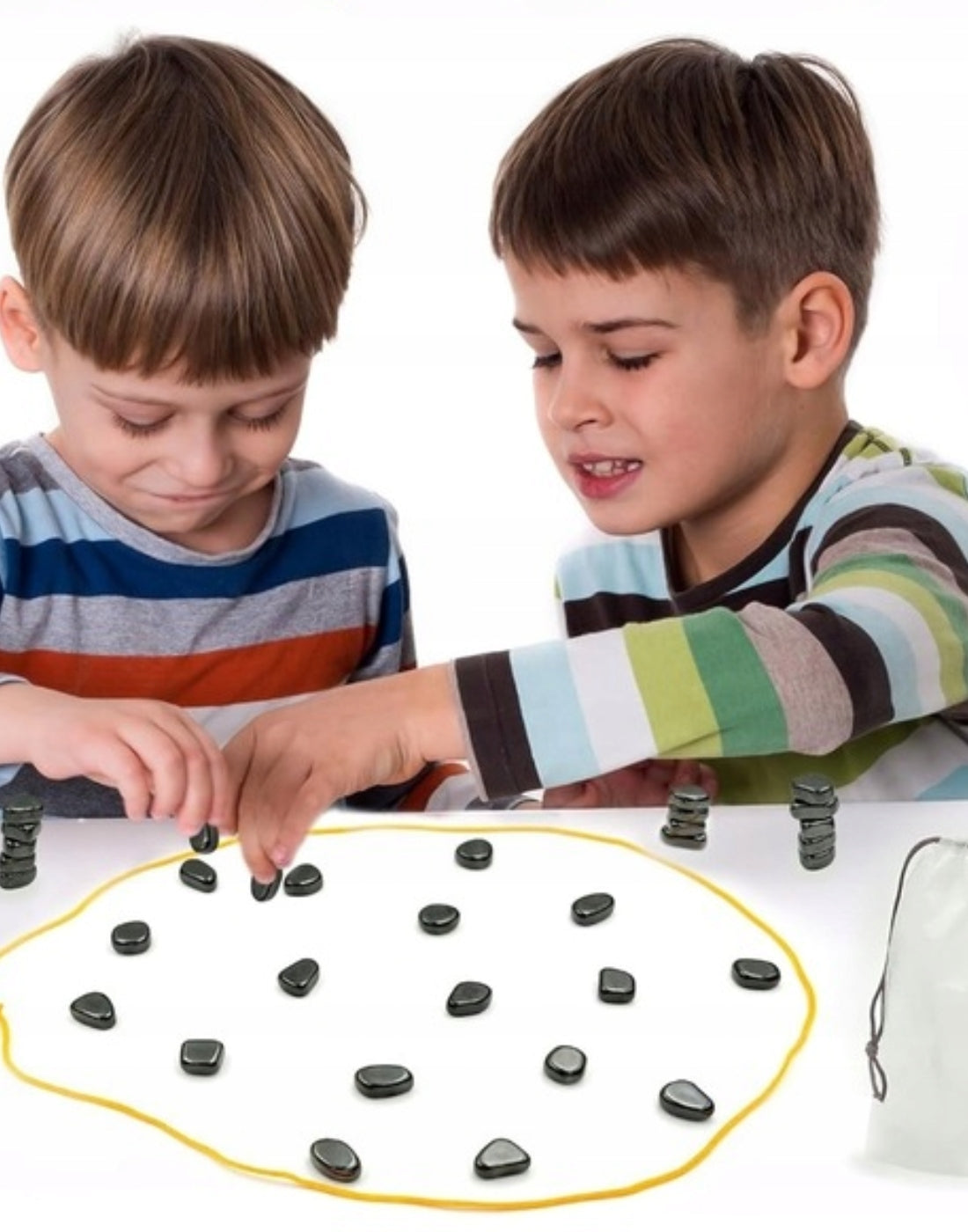 40vnt. magnetinių akmenukų rinkinys; magnetai; raištelis; edukacinis žaidimas vaikams