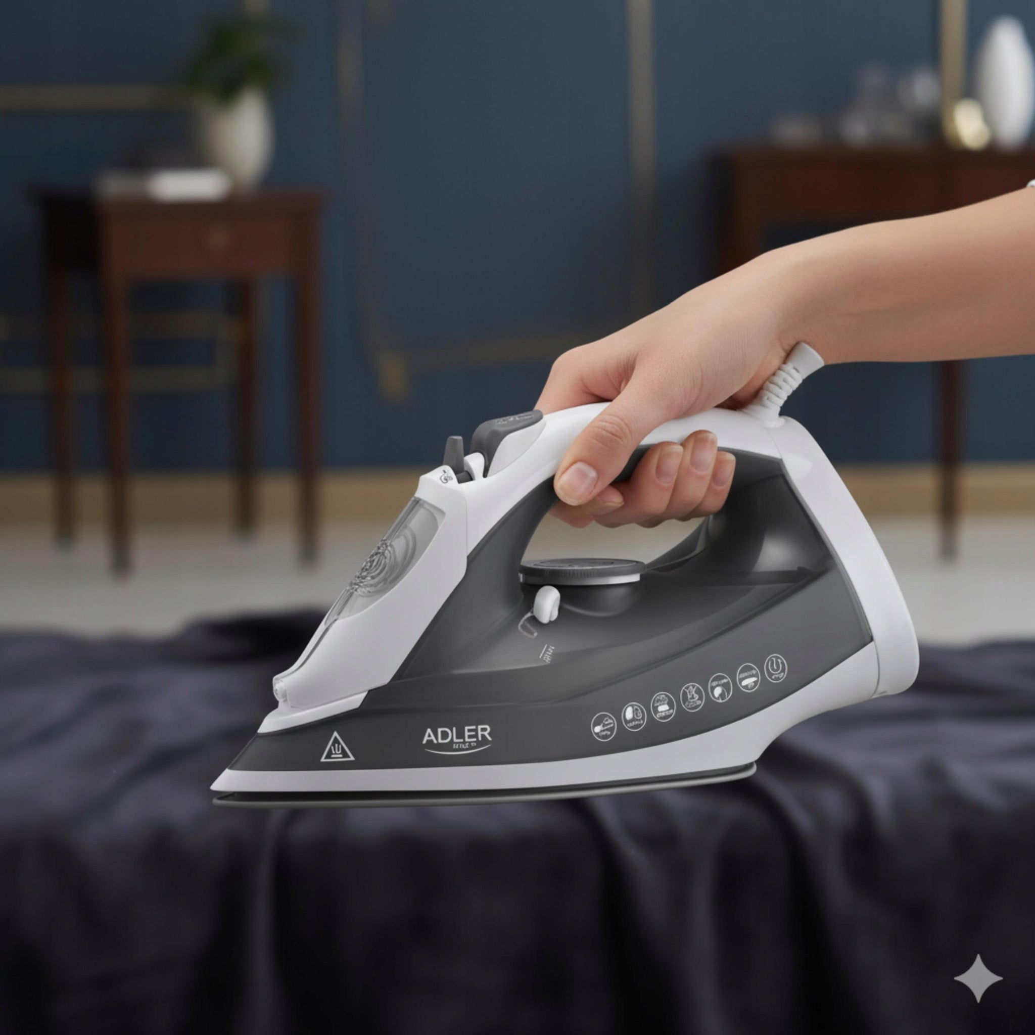 Galingas 2600W garinis lygintuvas Strażak su ANTI-CALC ir ANTI-DRIP funkcijomis, vertikaliam lyginimui