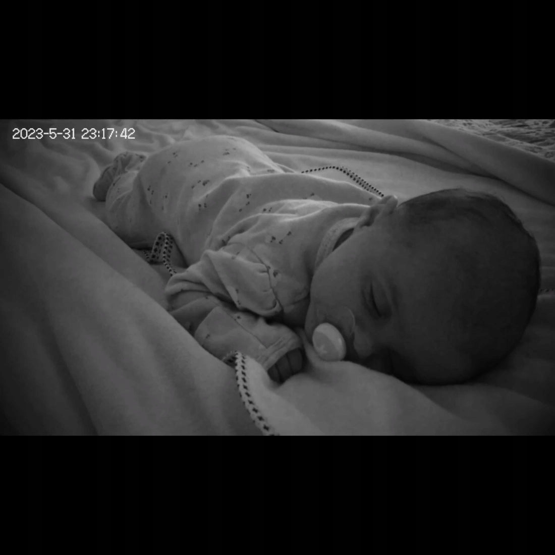 Elektroninės auklės rinkinys su kamera, Wi-Fi ekranu Arenti AInanny, 2 vnt. sukamasis