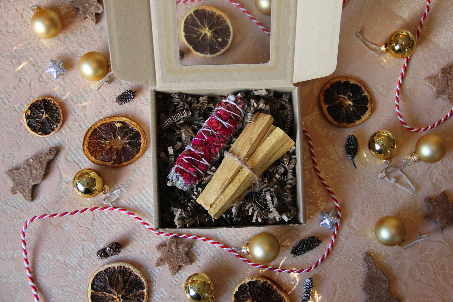 Dovana Baltosios šalavijo ir Sinuotosios su Palo Santo