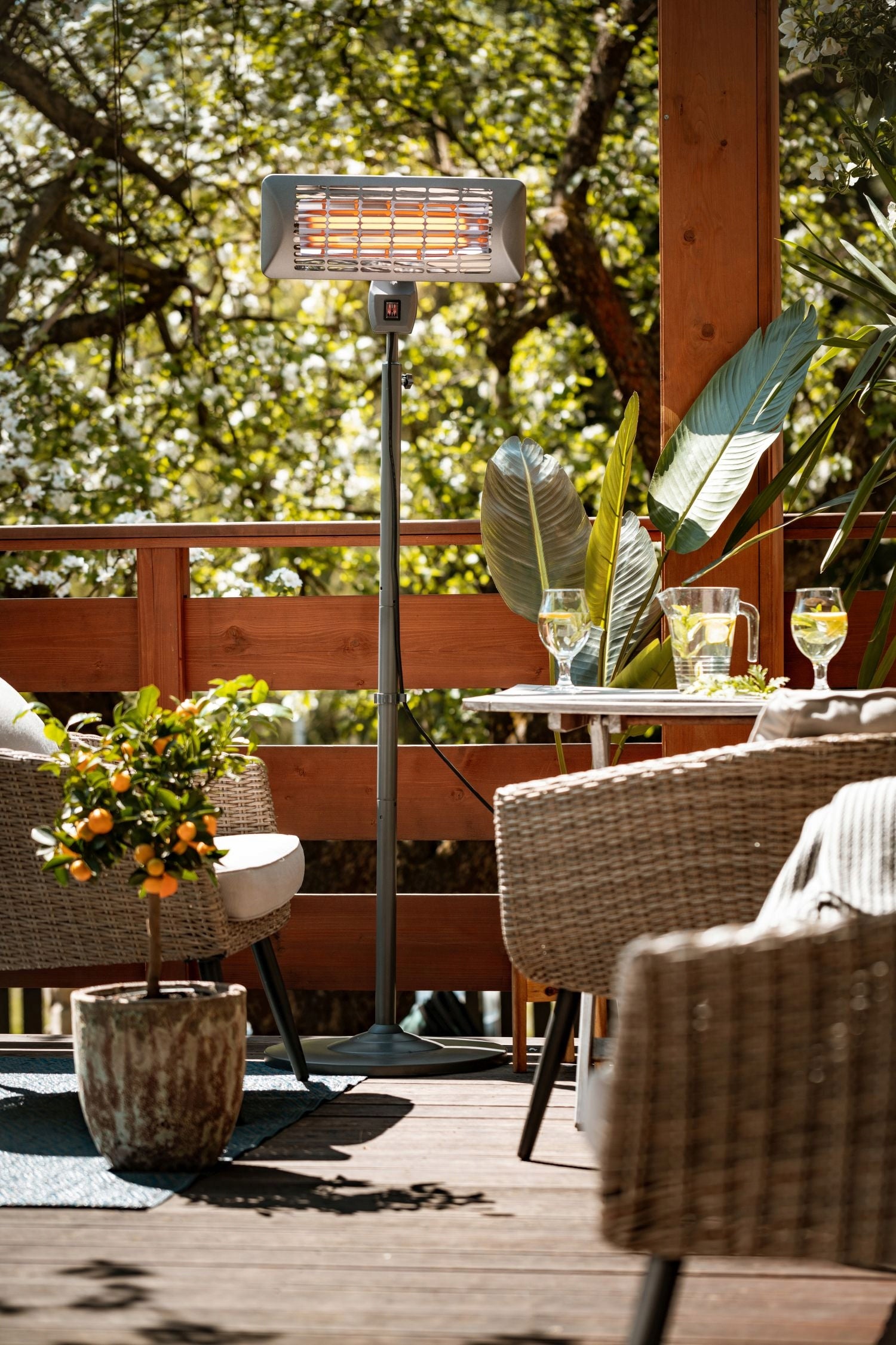 Stojantis šildytuvas IP24 terasai, pavėsinei, balkonui Camry CR 7737 202cm 2000W