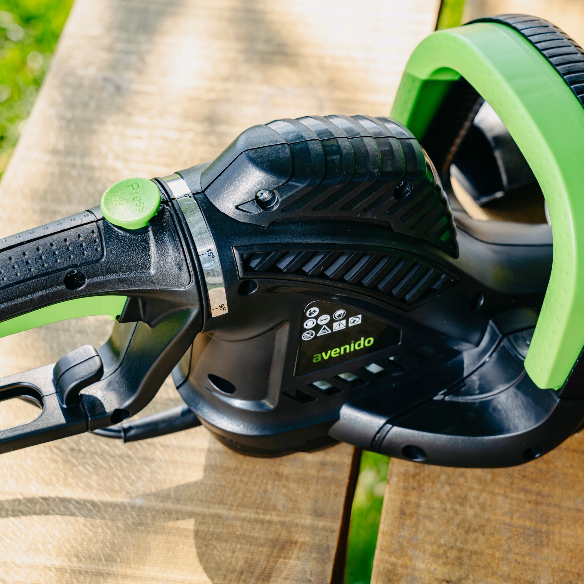 Elektrinės gyvatvorių žirklės 61 cm krūmų genėjimui AVENIDO